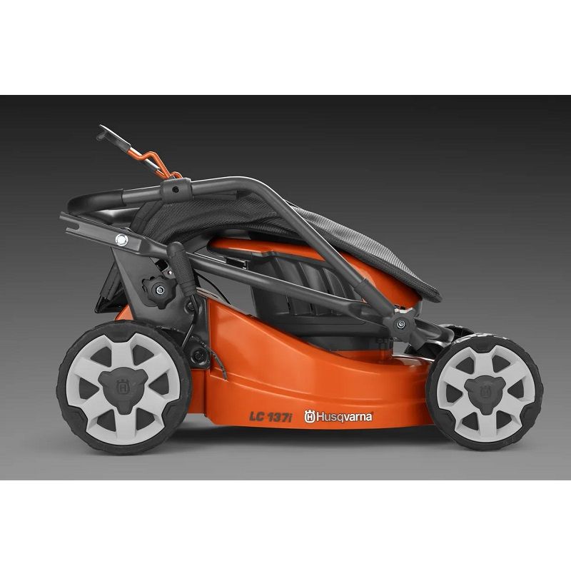 Акумулаторна косачка HUSQVARNA LC 137i без акумулаторна батерия и зарядно устройство
